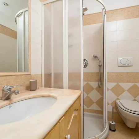 A Casa Di Antonio - De Vivo Realty *